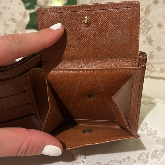Authentic Vintage Louis Vuitton Monogram Leather Bifold Wallet - Picture 5 of 8